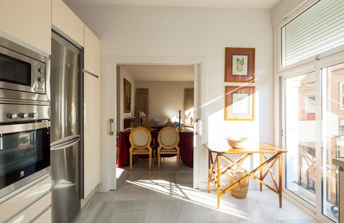 Santa Cruz Apartamento | Mateos Gago 3D. 3 dormitorios, 3 baños, zona Catedral