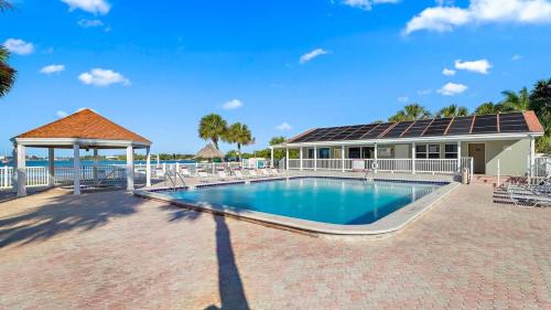 Bayview Casa | 3 Beds Private Beach Retreat Pool Hot Tub