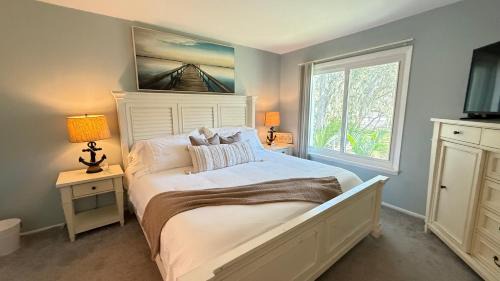 Bayview Casa | 3 Beds Private Beach Retreat Pool Hot Tub