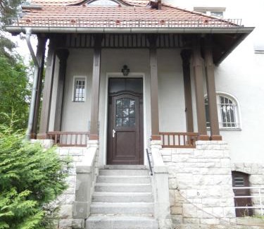 Charlottenburg-Wilmersdorf Casa | 3 Bett Zimmer in Villa mit Gemeinschaftsbad