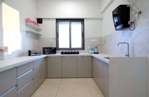 Ghansoli Apartamento | Business lesiure - 3 BHK with Balcony-Chef-Laundry