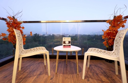 Ghansoli Apartamento | Business lesiure - 3 BHK with Balcony-Chef-Laundry