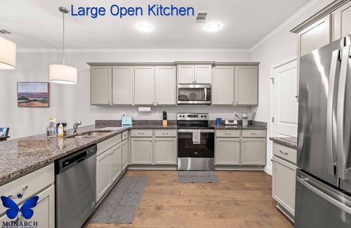 Gainesville Casa | 3 BR/2.5 BA. New, 10 min to NGMC, city square and I-95, Pets OK. 15 days minimum