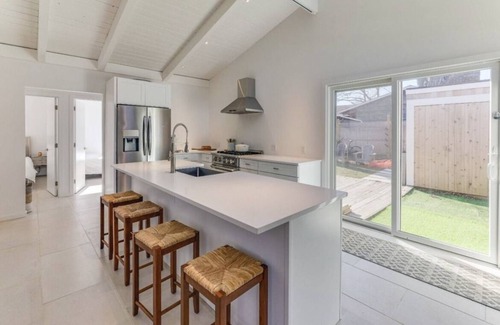 Culloden Shores Casa | 3 BR 2Bath Private Beach House, with Hot tub, fireplace & firepit