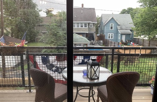 South Bend Casa | 3 BR/3BA NewTownhouse 1.5 miles from campus, walk to downtown restaurants.