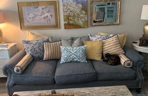 South Bend Casa | 3 BR/3BA NewTownhouse 1.5 miles from campus, walk to downtown restaurants.