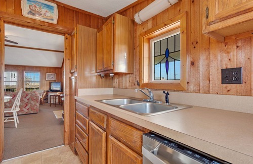 South Nags Head Casa | 3 br, 500ft to Beach pool view!