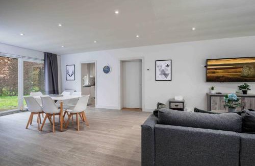 Ecclesall Casa | 3 Br Bungalow Close To Peak District With Garden
