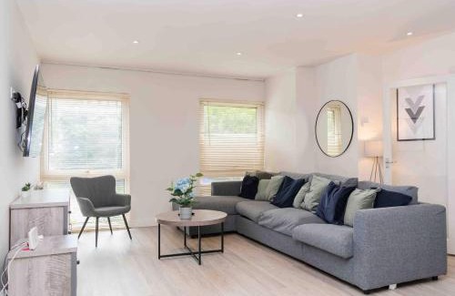 Ecclesall Casa | 3 Br Bungalow Close To Peak District With Garden