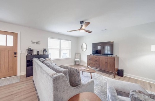Mount Holly Casa | 3-BR Cozy Mt. Holly River Retreat —Fire Pit—USNWC!