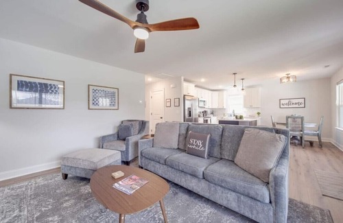 Mount Holly Casa | 3-BR Cozy Mt. Holly River Retreat —Fire Pit—USNWC!