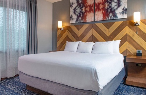 Lake Delton Complejo | 3 BR Dlx -10 FREE Wilderness Water Park Passes per night Included! 25% Deposit!