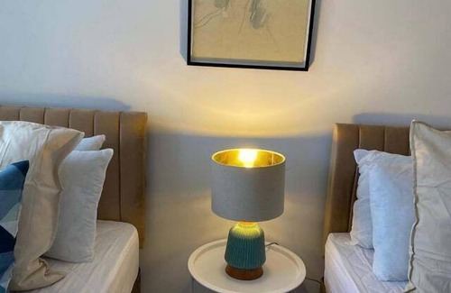 Newport Casa | 3 BR | Free Parking | Garden