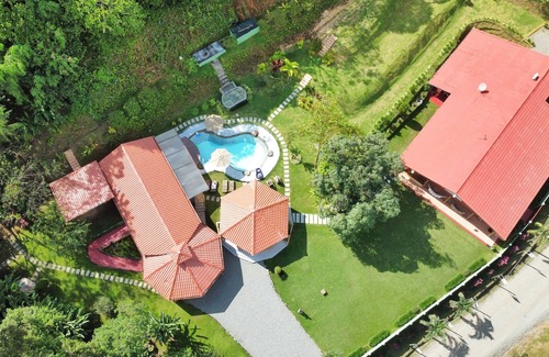 Barú Villa | Oasis con 3 habitaciones piscina bosque y catarata