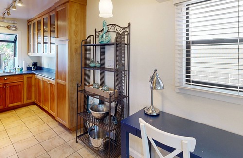 Stinson Beach Casa | 3-Cottage Beach Retreat w/ Hot Tub, Fire Pit & Views - 40' to Ocean