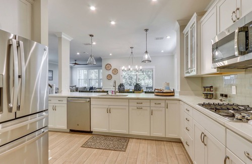 Palmetto Dunes Casa | 3 Decks & Water Views: Breezy Home in Hilton Head