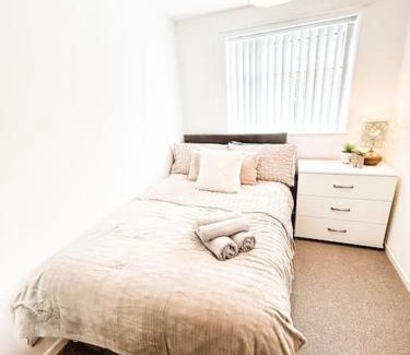 Skelmersdale Apartamento | 3 Double Bedrooms, Lancashire Townhouse, a base to explore