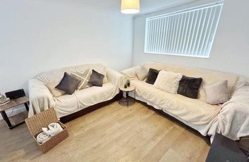 Skelmersdale Apartamento | 3 Double Bedrooms, Lancashire Townhouse, a base to explore