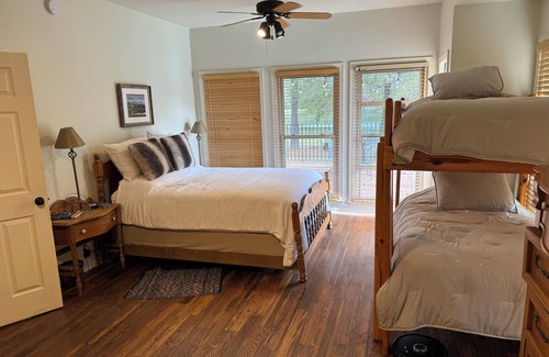 Letohatchee Otro | "3 Goldens"- A Spacious farmhouse with beautiful 10 acre lake in Hope Hull, Al