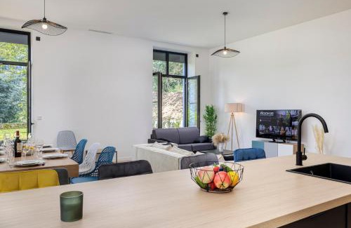 Vourles Apartamento | 3 - Grand Appartement dans Château & Domaine privé à 15min de Lyon
