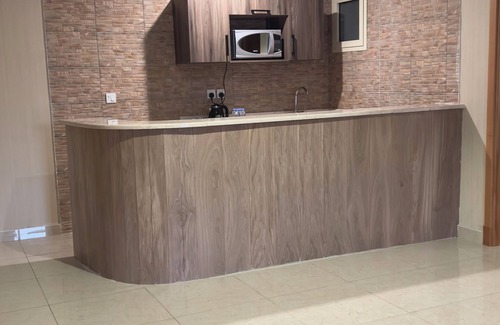 Jeddah Apartamento | 3 Hotel Suites in Wonderful Jeddah with AC, Fitness Room