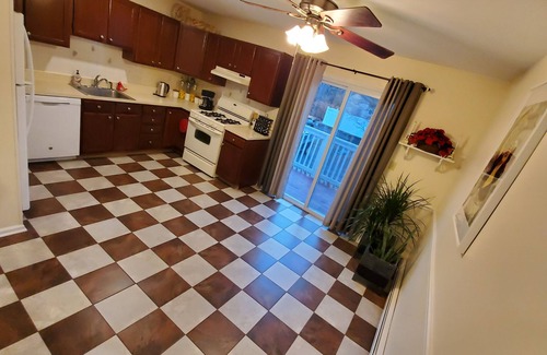 Norwalk Casa | CASA RETRO DE 3 NIVELES