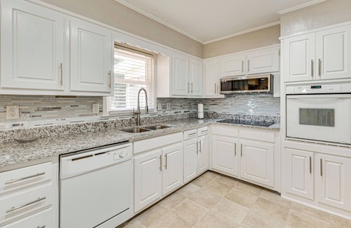 Lithonia Casa | 3 Mi to Arabia Mtn Trails: Quiet Ranch-Style Home