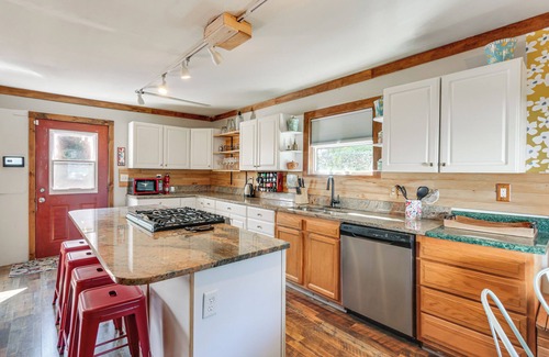 Thomas Casa | 3 Mi to Blackwater Falls: Peaceful Retreat w/ Deck