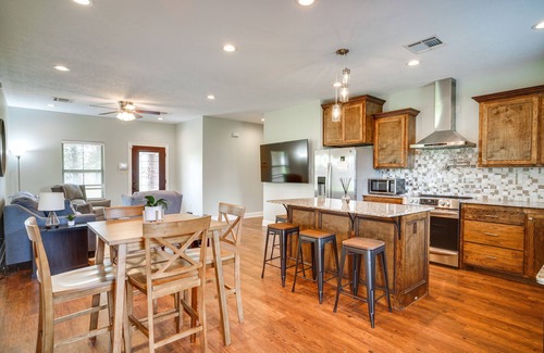 Prien Casa | Lake Charles Vacation Rental - 3 Mi to Casinos!