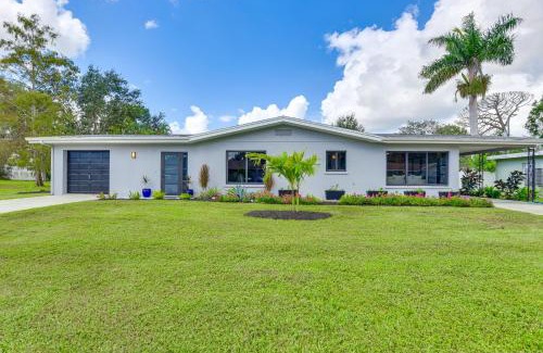 Bradenton Casa | 3 Mi to Downtown Bradenton Family Home with Yard!