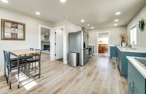 Terrace Heights Casa | 3 Mi to Dtwn: Family Home w/ Garden & EV Charger