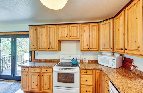 Hot Springs Casa | 3 Mi to Dtwn: Mtn-View Retreat in Hot Springs!