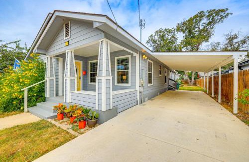 Denver Heights Casa | 3 Mi to Dtwn San Antonio Home with Deck and Casita!