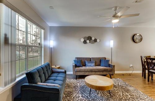 Lake Bradford -Cascade Lake Casa | 3 Mi to FSU Townhome with Patio in Tallahassee!