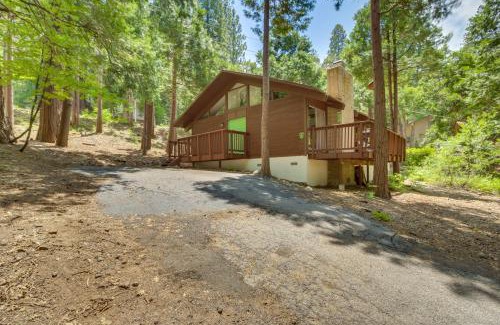 Twin Peaks Casa | 3 Mi to Lake Arrowhead Cabin with Furnished Deck!