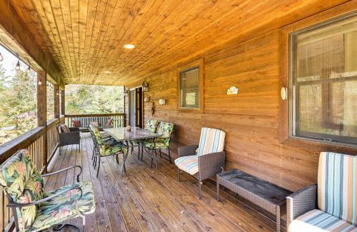 Snowshoe Casa | 3 Mi to Snowshoe Resort Cabin with Hot Tub