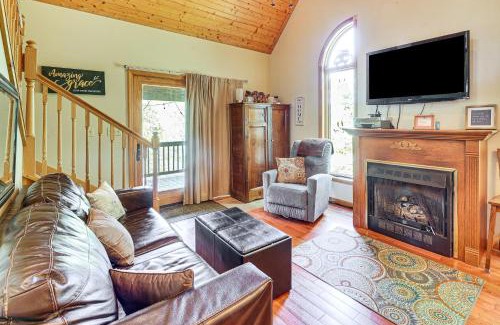 Snowshoe Casa | 3 Mi to Snowshoe Resort Cabin with Hot Tub