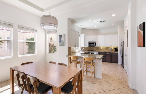 La Quinta Casa | 3 min walk to pool! | Pool, Spa, Gym, Tennis!