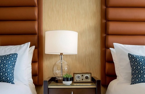 Downtown Portland Hotel | 3 Modern Units at Dossier Hotel! Near Portland Japanese Gardens! W/ Parking