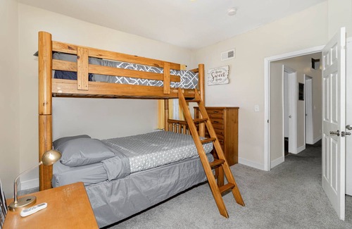 Corryville Casa | 3 or 4 bdrm Restored Home near Univ. of Cincinnati