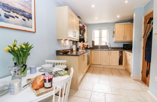 Quenington Cabaña | 3 Painters Field