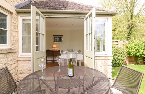 Quenington Cabaña | 3 Painters Field