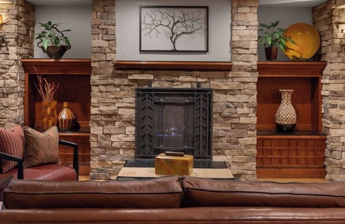 Arden-Arcade Hotel | 3 Pet-Friendly Suites Near Cal State Sacramento – Perfect for Relaxation