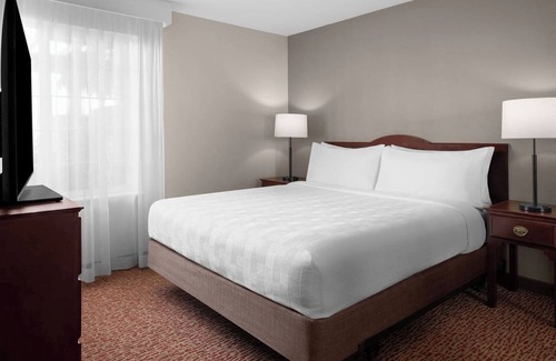 Arden-Arcade Hotel | 3 Pet-Friendly Suites Near Cal State Sacramento – Perfect for Relaxation