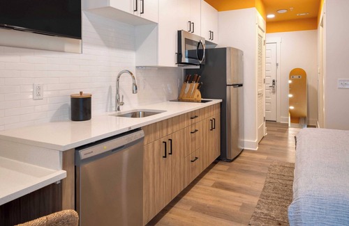 12 South Cabaña | 3 Private Hotel Rooms in 12 South The Gilmore