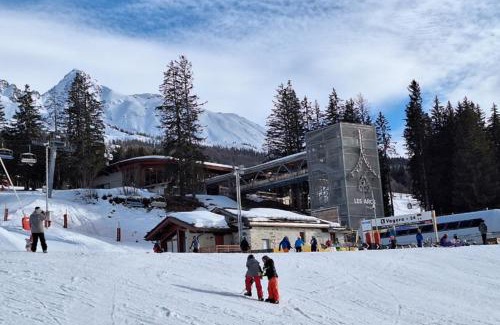 Arc-1800 Apartamento | 3-rooms apartment in front of snow