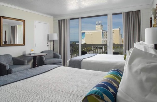 St. Pete Beach Hotel | 3 Rooms With Balcony, Explore Gulf Adventures, Parking!