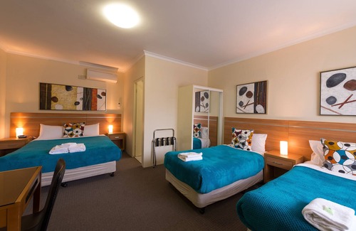 Katoomba Hotel | 3 Sisters Motel