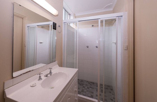 Katoomba Hotel | 3 Sisters Motel