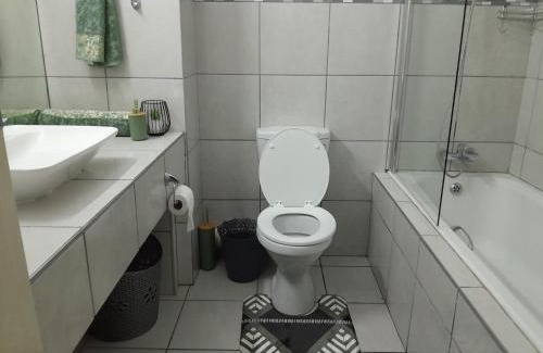 Waparand Apartamento | 3 sleeper ground floor unit at Diep in die Berg(Wapadrand)